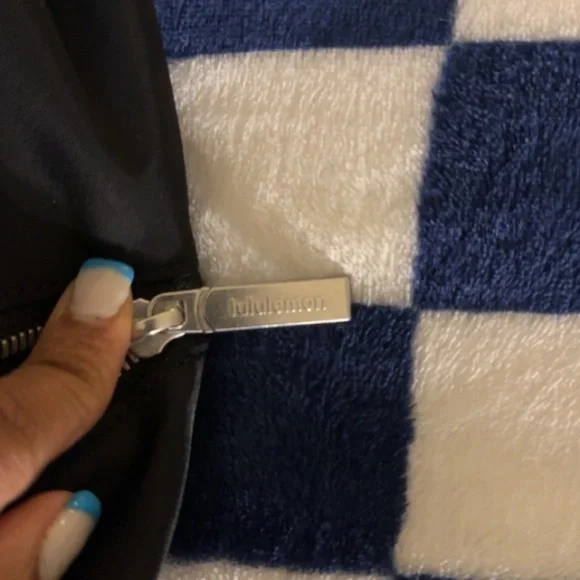 Lululemon City adventurer backpack - Picture 9 of 9